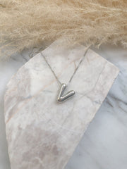 CADENA LETRA GLOBO PLATEADA