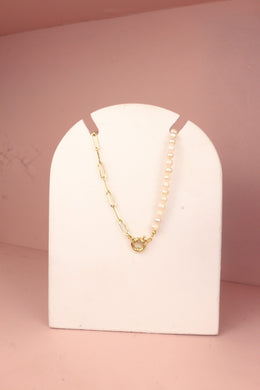 COLLAR MITAD PERLA MITAD CANEDA