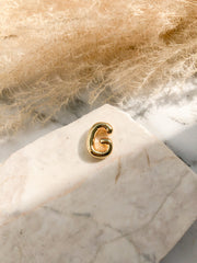 CADENA LETRA GLOBO DORADA